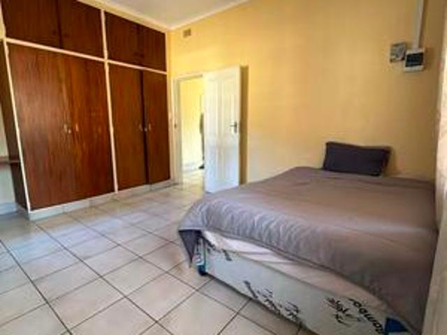 student accommodation available la.