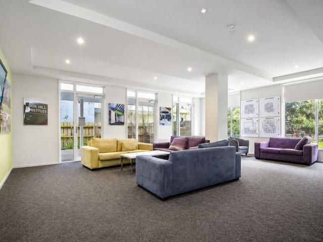 STUDENT ACCOMMODATION FULLY FURNISHED IN THE HEART OF BOX HILL