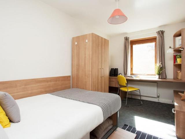 STUDENT ACCOMMODATION Sunlight. 1 bed flat to rent £1,020 pcm £235 pw