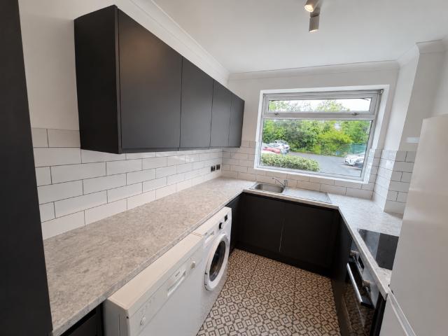 student_apartment for rent in 18 Fairfield Court M14 5GL