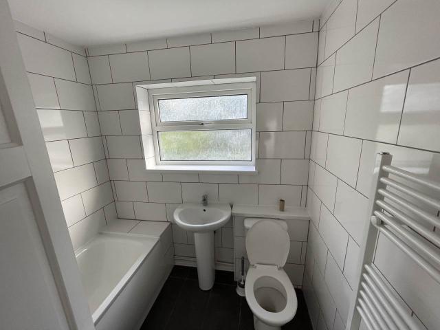 student_apartment for rent in Treharris Street Roath Cardiff CF24 3HL