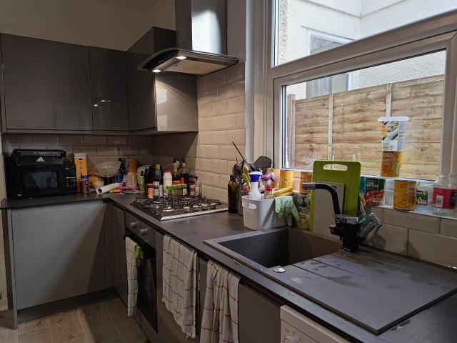 student_apartment for rent in Whitchurch Road Heath Cardiff CF14 3LW