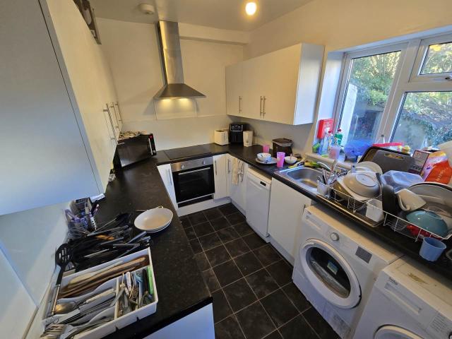 student_apartment for rent in Woodville Road Cathays CF24 4DX