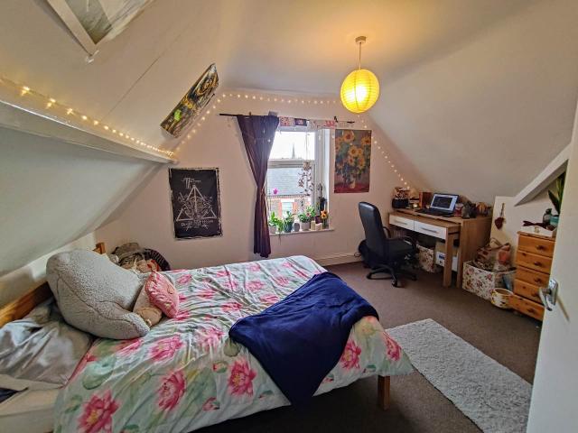 student_apartment for rent in Alfred Street Roath Cardiff CF24 4TZ