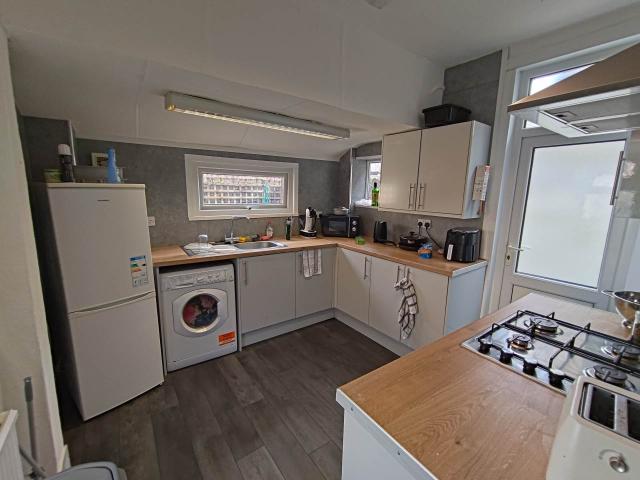 student_apartment for rent in Alfred Street Roath CF24 4TZ