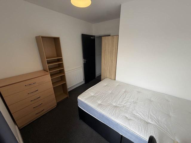 student_apartment for rent in Cathays Terrace Cathays Cardiff CF24 4HS
