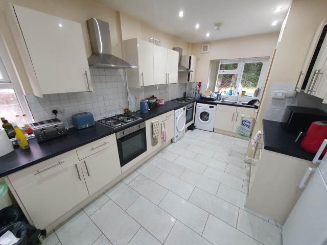 student_apartment for rent in Colum Road Cathays Cardiff CF10 3EH