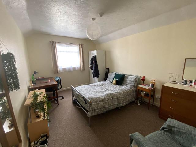student_apartment for rent in Crwys Road Cathays Cardiff CF24 4NL