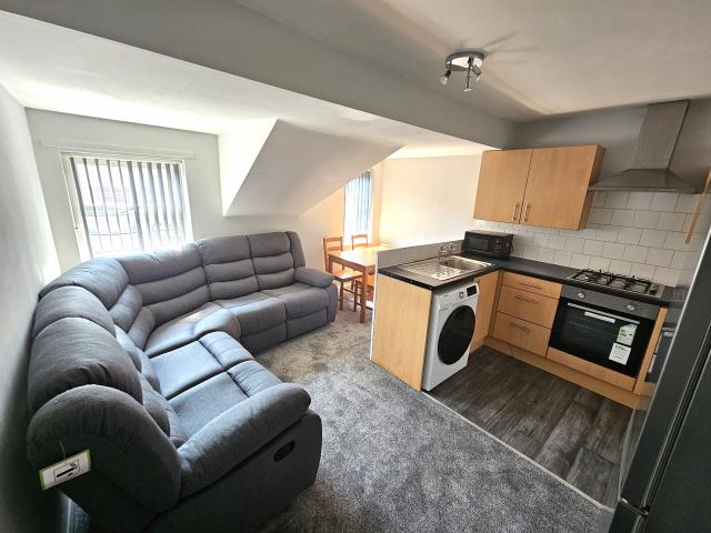 student_apartment for rent in Flat 7, 50 56 De Grey Street, HU5 2SA