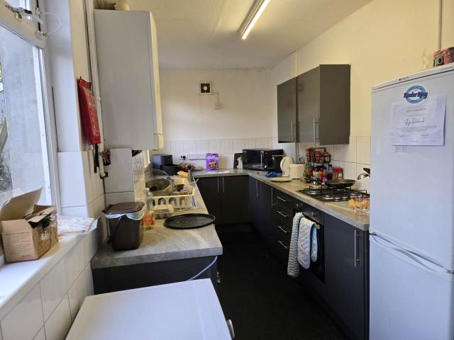student_apartment for rent in Gordon Road Roath CF24 3AL