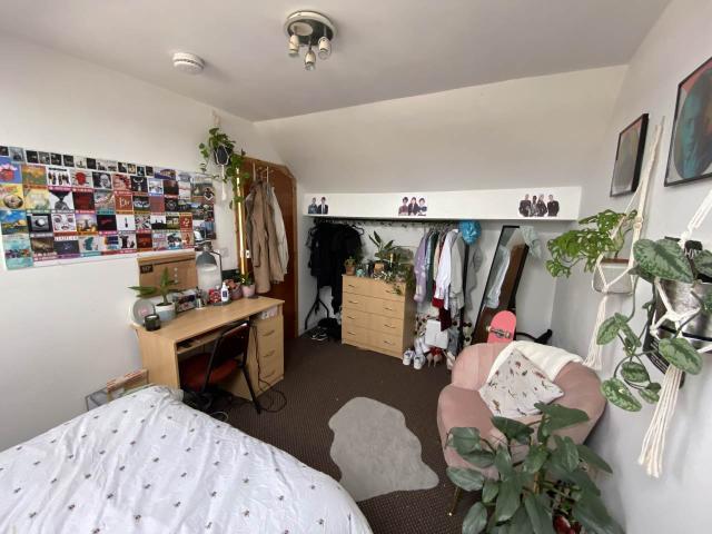 student_apartment for rent in Harriet Street Cathays Cardiff CF24 4BY