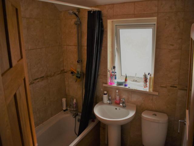 student_apartment for rent in Lisvane Street Cathays CF24 4LL