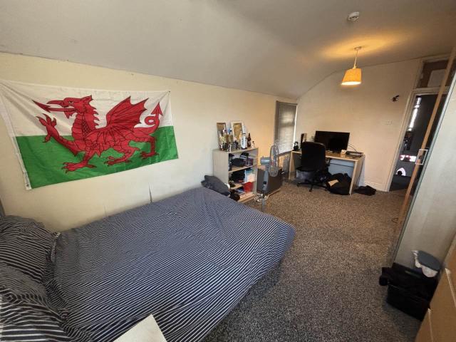 student_apartment for rent in Mackintosh Place Roath Cardiff CF24 4RT