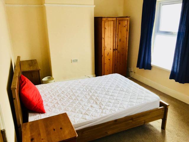 student_apartment for rent in May Street Cathays CF24 4EX