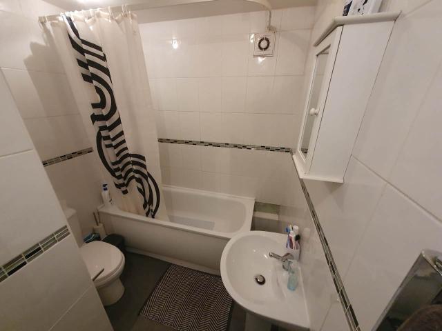 student_apartment for rent in Miskin Street Rooms Cathays Cardiff CF24 4AQ