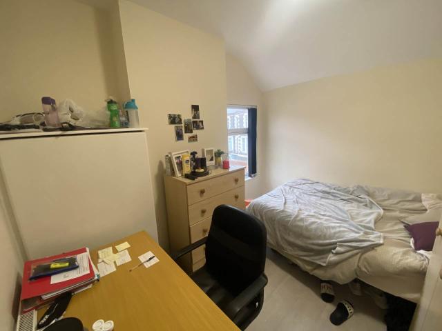 student_apartment for rent in Moy Road Roath Cardiff CF24 4TF