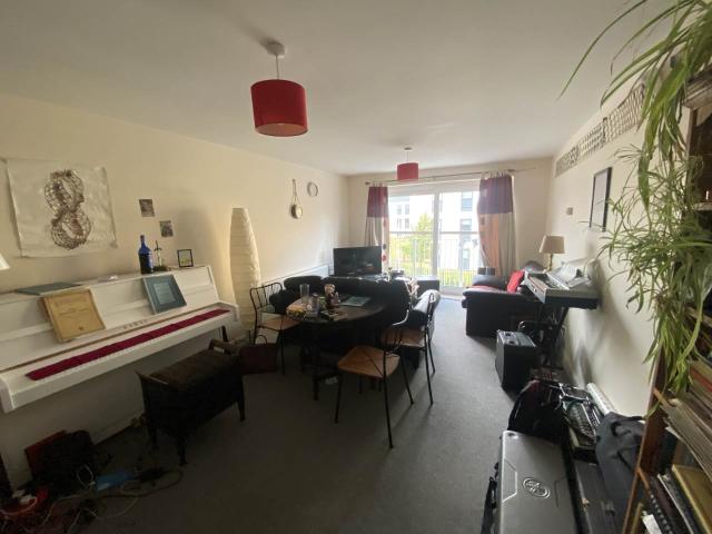 student_apartment for rent in Oriel House Windsor Road Adamsdown CF24 2FY