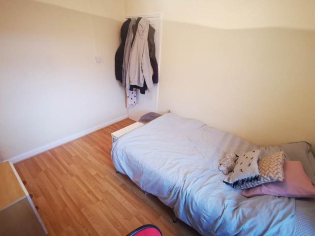student_apartment for rent in Rhymney Street Cathays Cardiff CF24 4DH