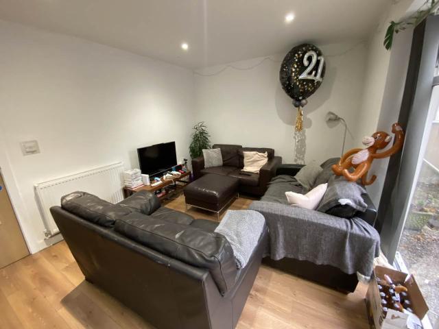 student_apartment for rent in Senghennydd Road Cathays Cardiff CF24 4AG