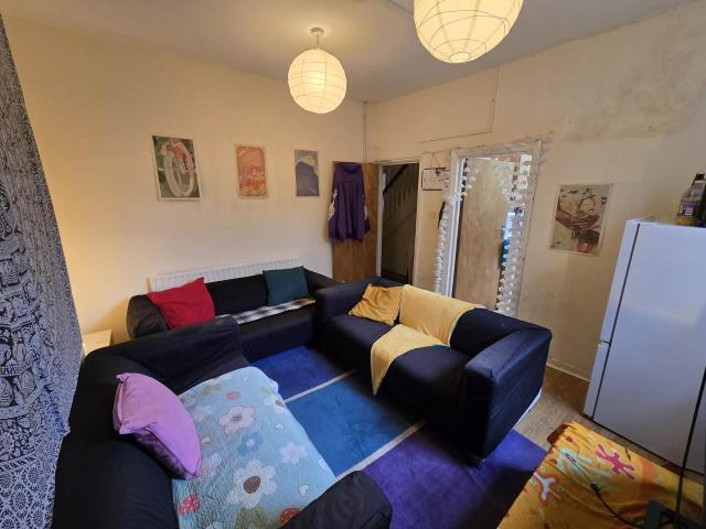 student_apartment for rent in Senghennydd Road Cathays CF24 4AG