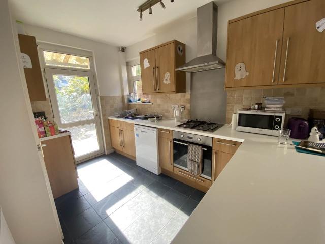 student_apartment for rent in Strathnairn Street Roath Cardiff CF24 3JN