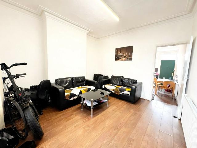 student_apartment in 11 Burley Lodge Road
