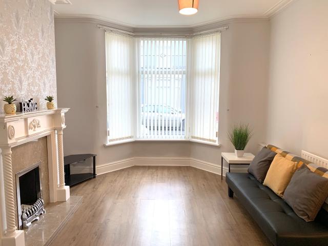 student_apartment in Tiverton Street, Liverpool, L15