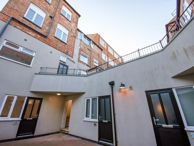 student_apartment in Flat 14 136 North Sherwood Street