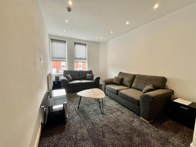 student_apartment in Langworthy Road, Salford