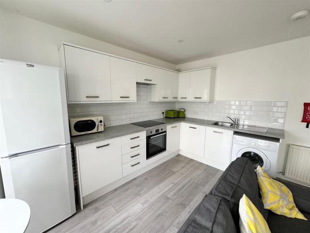 student_apartment in Norfolk Square, Brighton