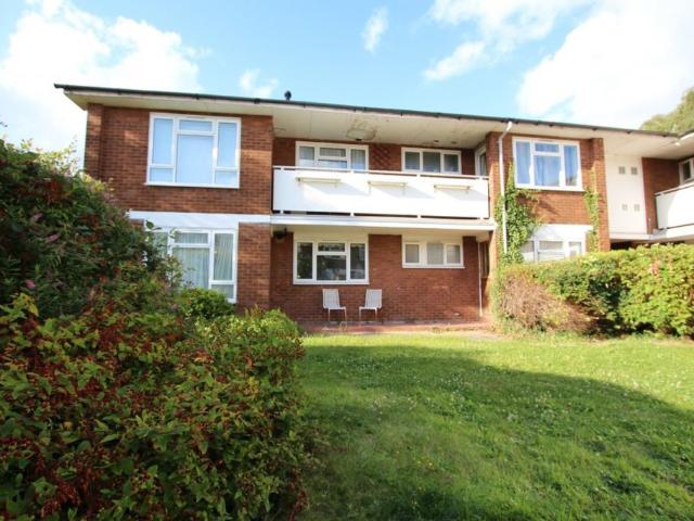 STUDENT Four Bed Flat – Kingston Anglesea Road, KT1 – ~5 min walk from Penrhyn Road Campus
