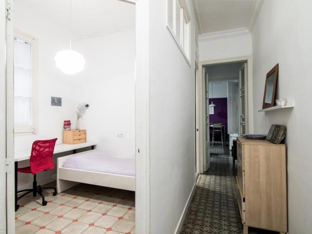 Student friendly single bedroom in El Raval