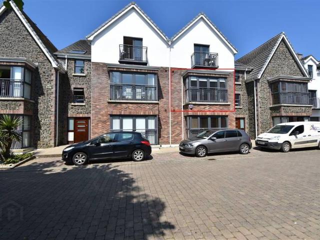 STUDENT LET 2027/28 38 Montague Court Portstewart, BT55 7TE