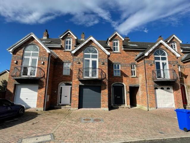 STUDENT LET 2027/28 6 Millstone Court Portstewart, BT55 7GT
