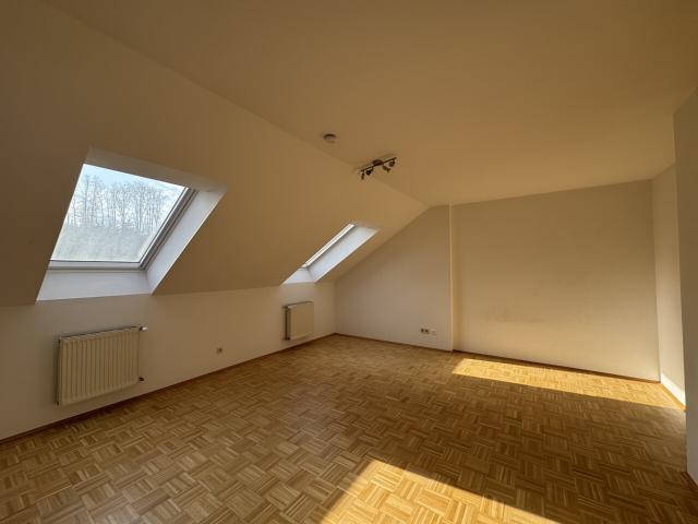 Studenten Hit: Charmante Dachgeschosswohnung im Wohnhof LKH | 8700 Leoben