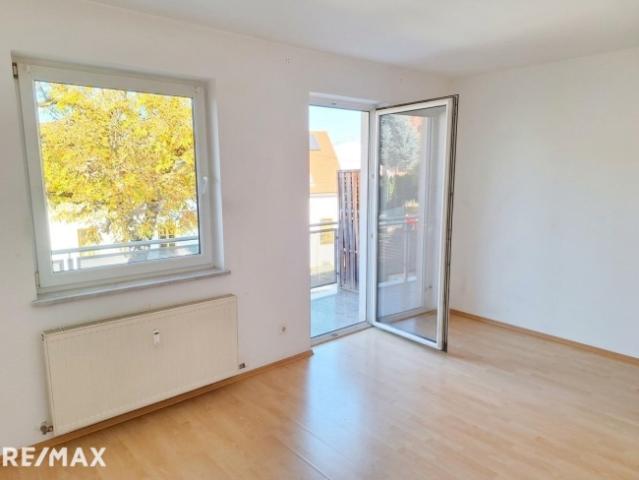 STUDENTENHIT Helle Garçonnière mit schönem Balkon in ruhiger Lage