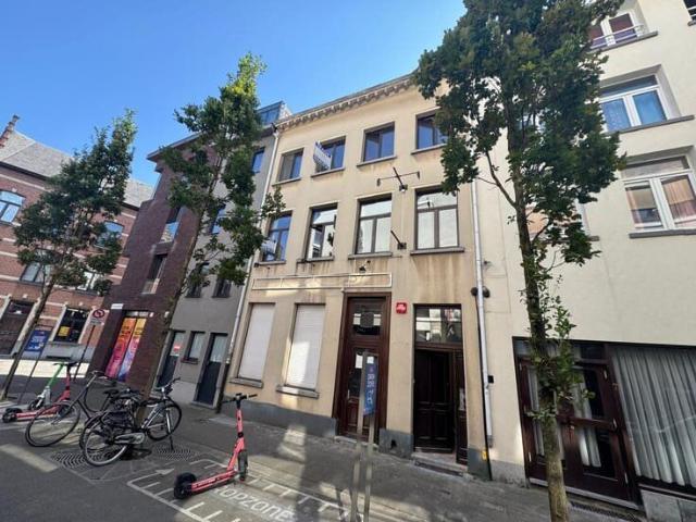 STUDENTENHUIS MET 4 SLAAPKAMERS
