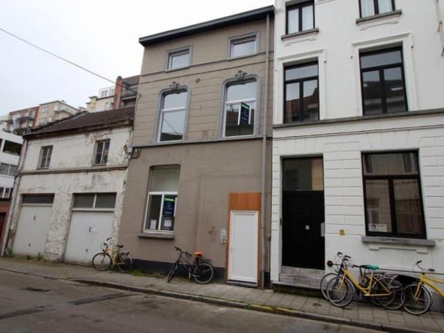 Studentenkamer met eigen badkamer nabij Zuid!