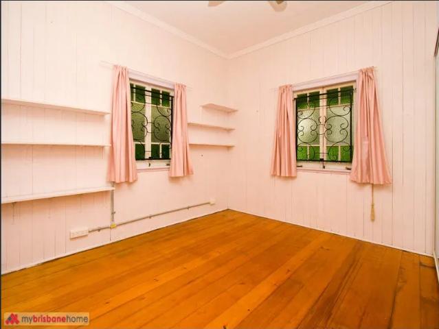 Student's Welcome, House with Granny flat