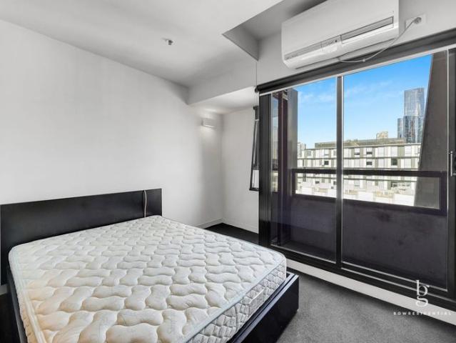 STUDENTS ONLY FURNISHED & READY TO MOVE IN
