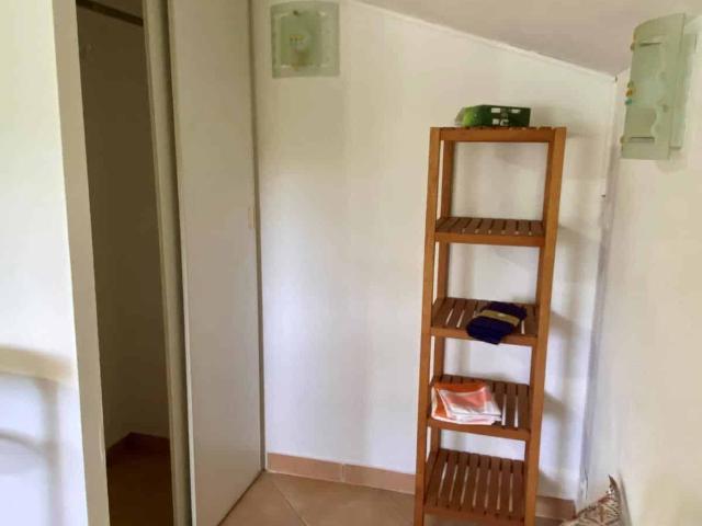 Studette meublé avec terrasse en campagne prox Aix