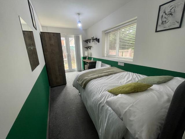 Studio 3 Milton Road, Fletton, Peterborough, Cambridgeshire PE2, Room to rent, £700 pcm | PrimeLocation