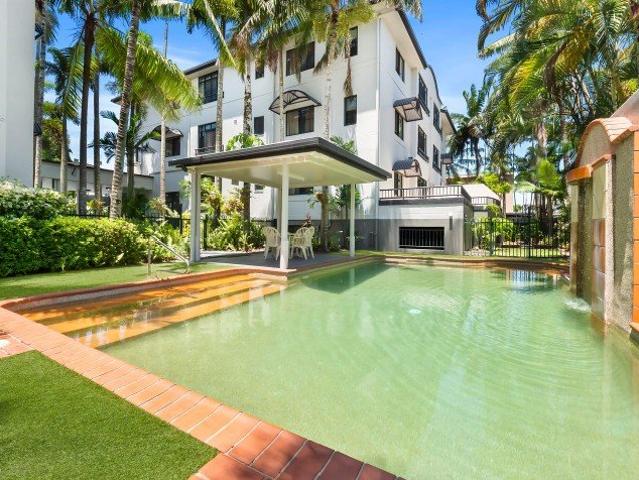 Studio 10 min walk to Esplanade, Electricity included