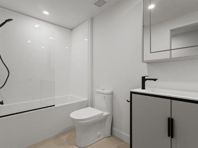 Studio 1133 Avenue Viger Est, Montréal