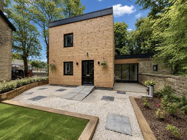 Studio 11, Whin Knowle, Hebden Bridge Road, Oxenhope, Keighley BD22, 1 bed flat to rent, £1,250 pcm | PrimeLocation