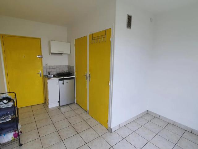 STUDIO 12.67 M2 PROCHE GARE EVREUX