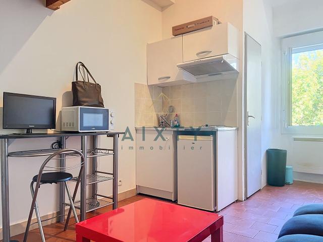 Studio 13.90m2, avec mezzanine, VELAUX