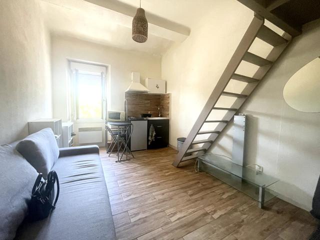 Studio 13.90m2 climatisé, avec mezzanine, VELAUX