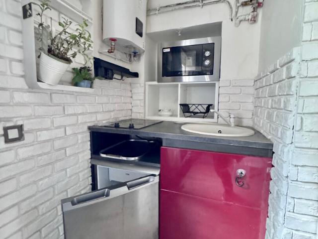 Studio 15m2, calme et lumineux, rue Oberkampf