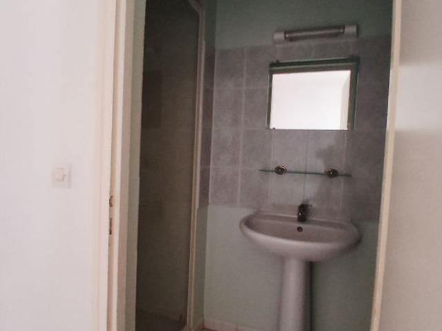 Studio 16,57 m2 1er Etage Proche lycée et cinéma
